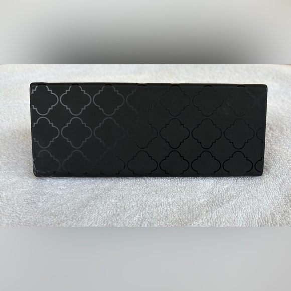 FYSH UK Urban Kool Eyewear Black & Pink Unisex Clamshell Glasses Case - Picture 2 of 9